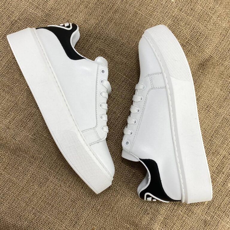 prada ayakkabi contrast heel sneakers