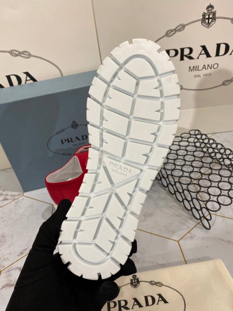 prada ayakkabi kirmizi gabardine