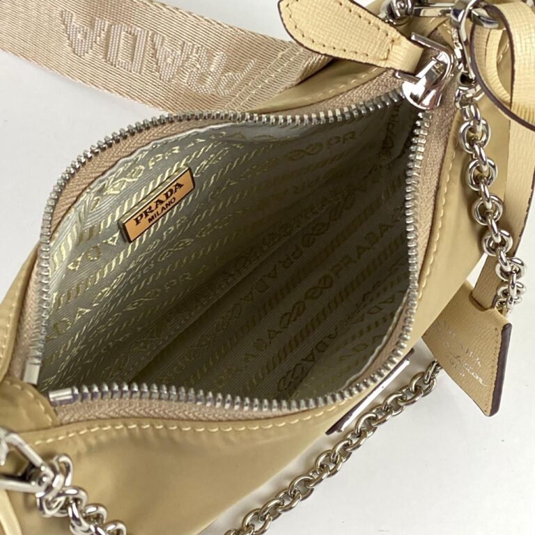 prada canta re edition 2005 omuz cantasi deri vizon 23x16 cm