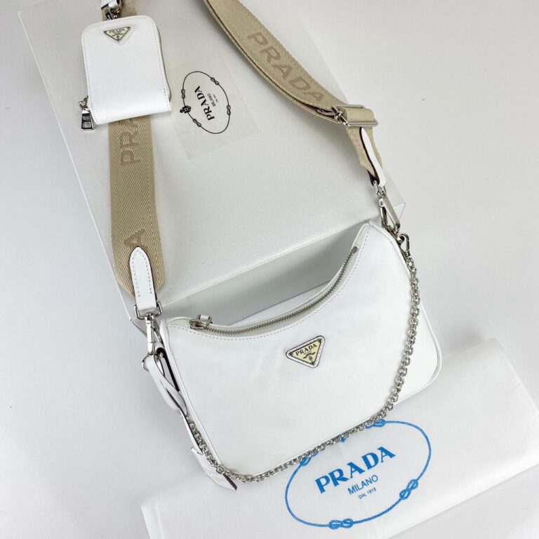 prada canta re edition 2005 saffiano omuz cantasi deri beyaz 22x18 cm