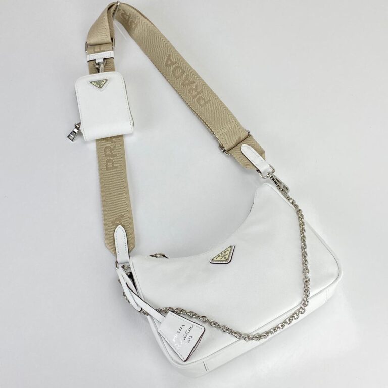 prada canta re edition 2005 saffiano omuz cantasi deri beyaz 22x18 cm
