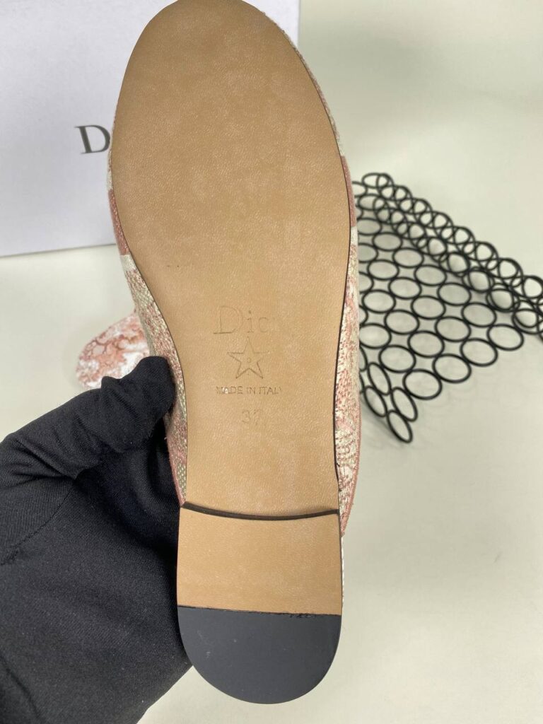 christian dior ayakkabi nakisli pudra pembe terlik 2021