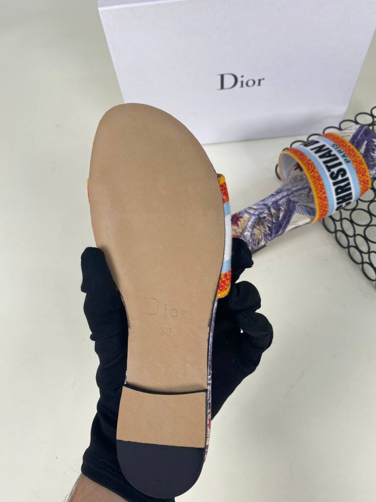 christian dior ayakkabi nakisli terlik 2021