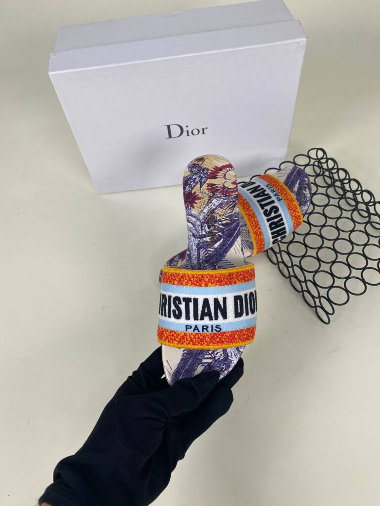 christian dior ayakkabi nakisli terlik 2021