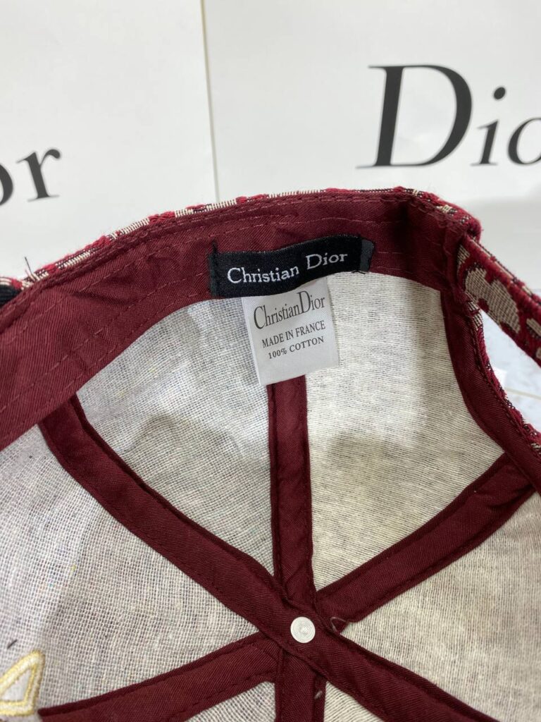 christian dior sapka kirmizi klasik vip logo
