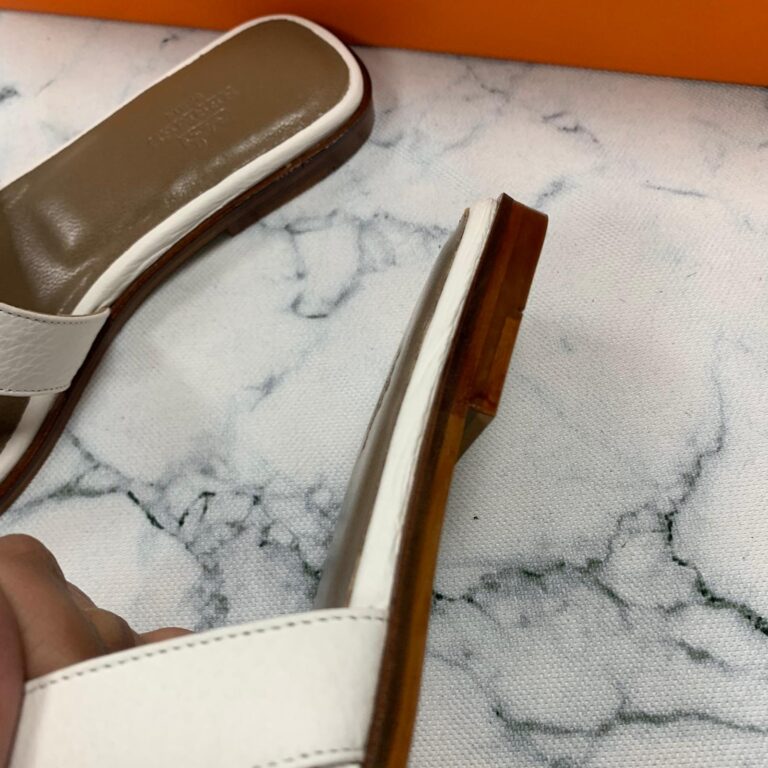 hermes ayakkabi beyaz terlik tirtikli deri