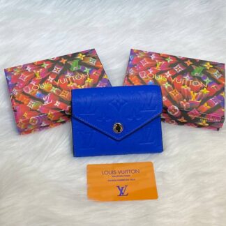 louis vuitton canta victorine saks mavi kucuk cuzdan