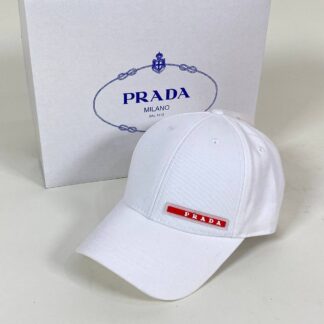 prada sapka beyaz