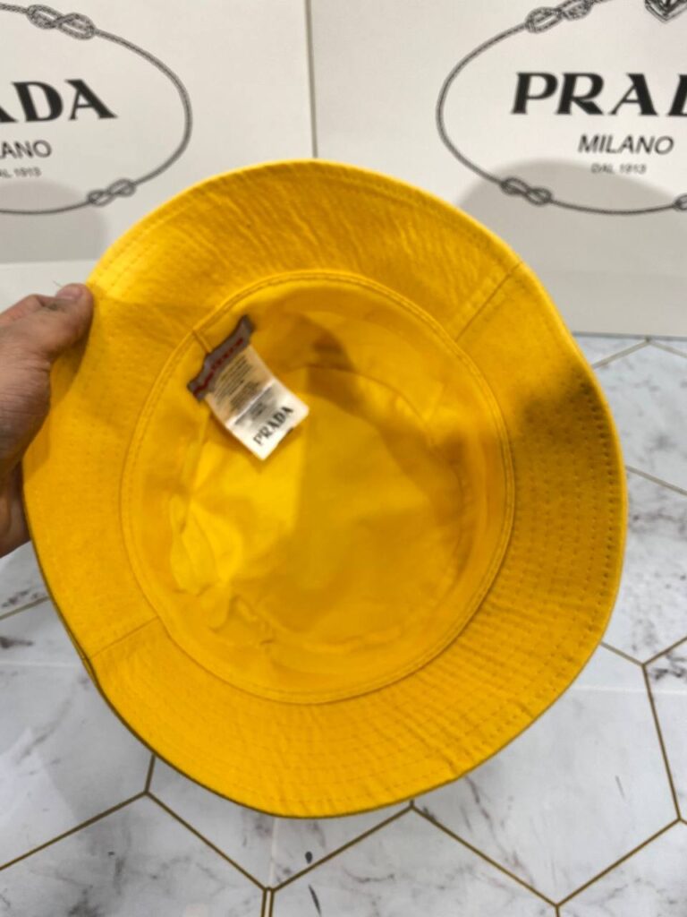 prada sapka sari 2021 yaz