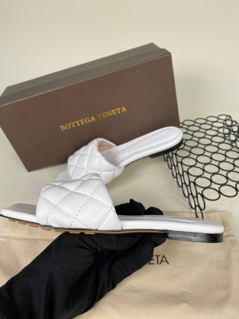 bottega veneta ayakkabi beyaz terlik