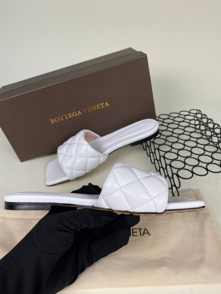 bottega veneta ayakkabi beyaz terlik