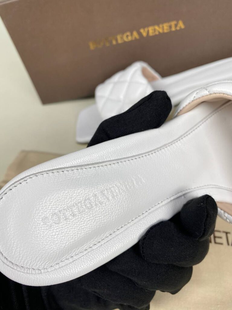 bottega veneta ayakkabi beyaz terlik