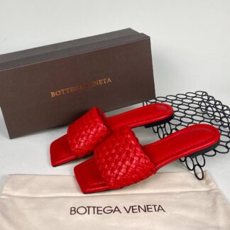 bottega veneta ayakkabi kirmizi  orgulu terlik