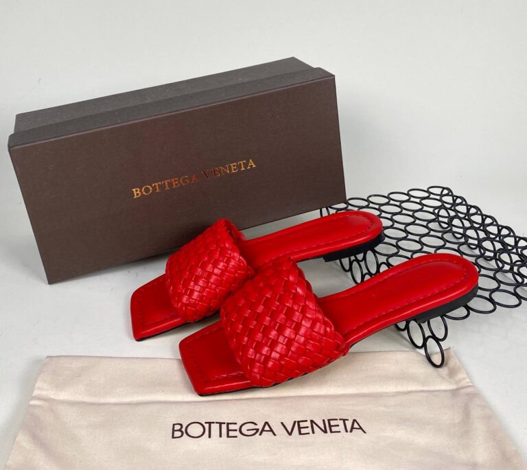 bottega veneta ayakkabi kirmizi  orgulu terlik
