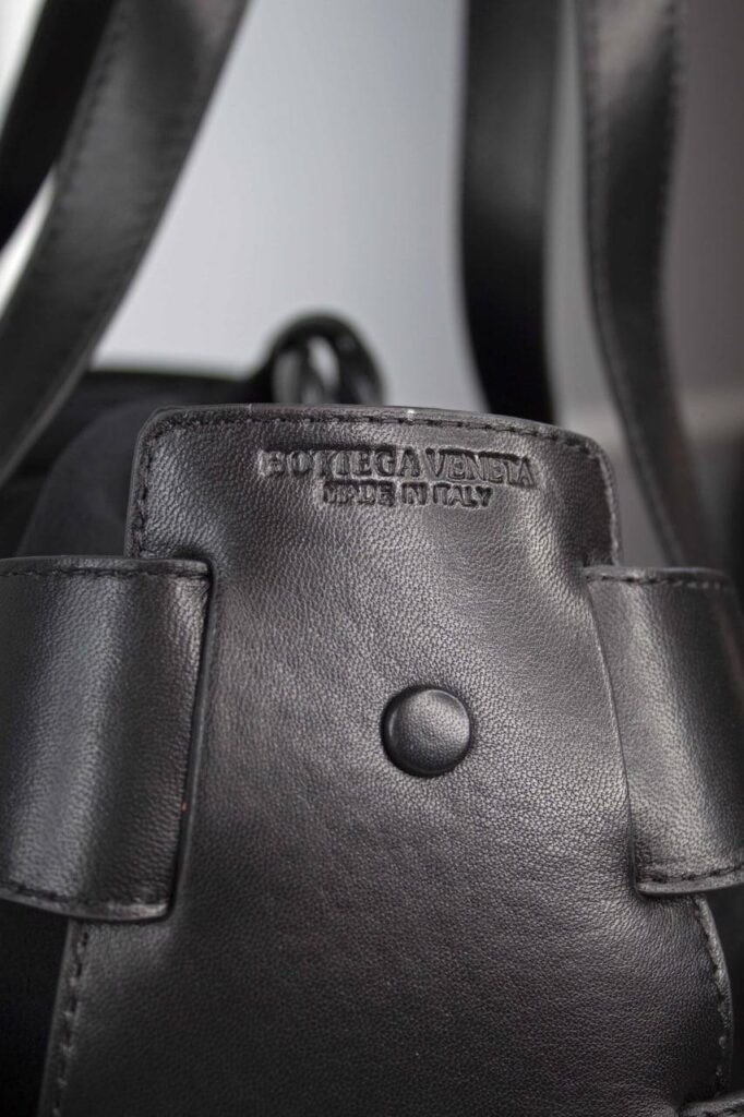 bottega veneta canta shell siyah 40x25 cm