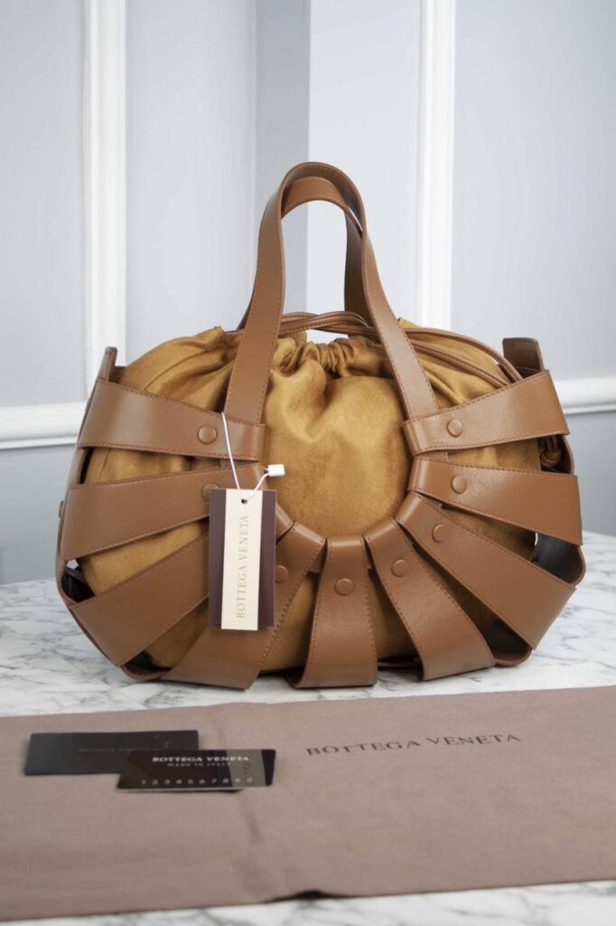 bottega veneta canta shell taba 40x25 cm