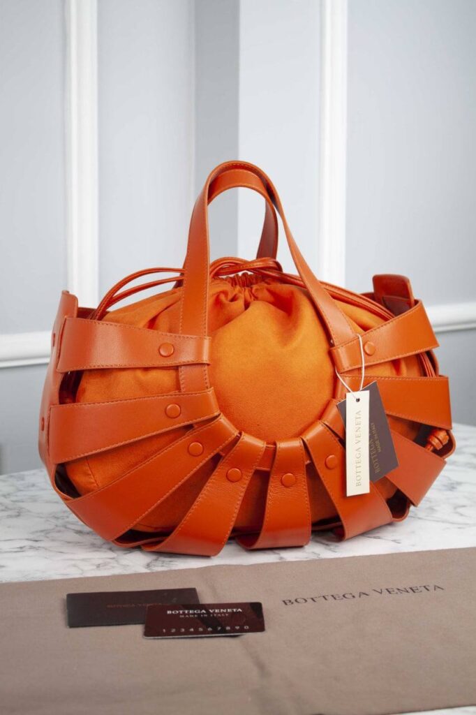bottega veneta canta shell turuncu 40x25 cm