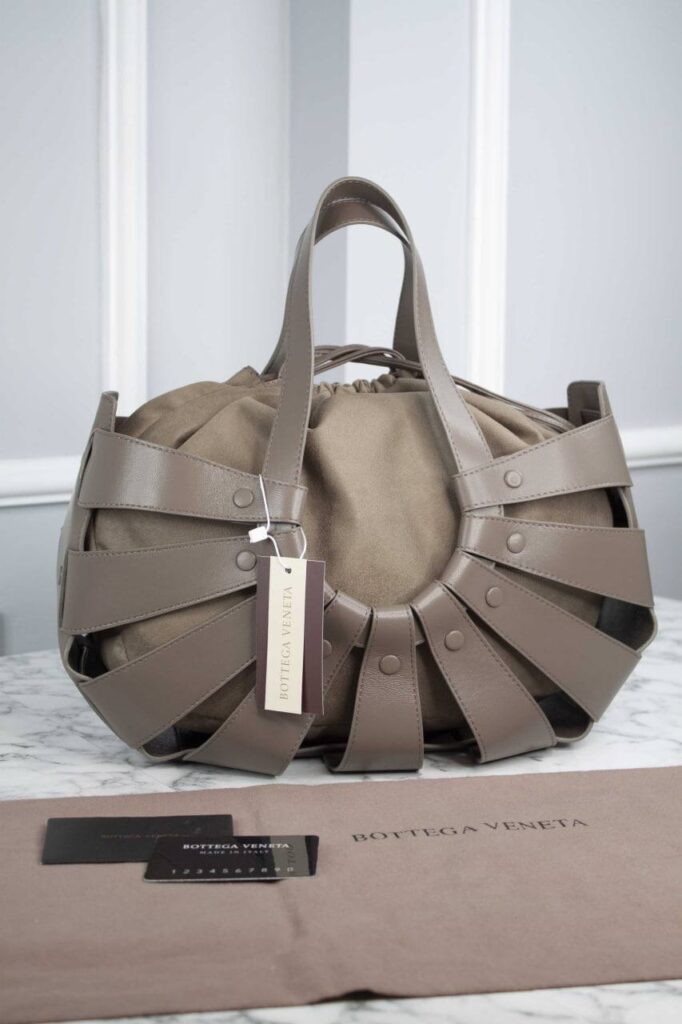 bottega veneta canta shell vizon 40x25 cm
