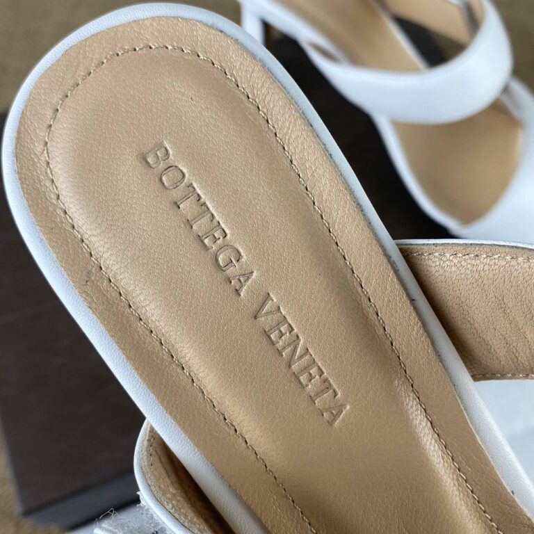 bottega veneta terlik square toe beyaz