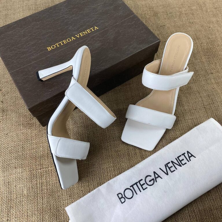 bottega veneta terlik square toe beyaz