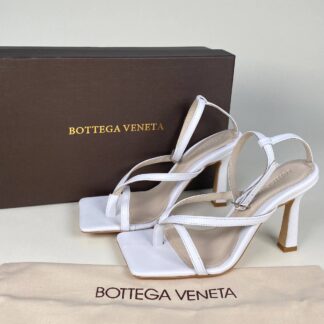 bottega veneta terlik topuklu sandalet beyaz