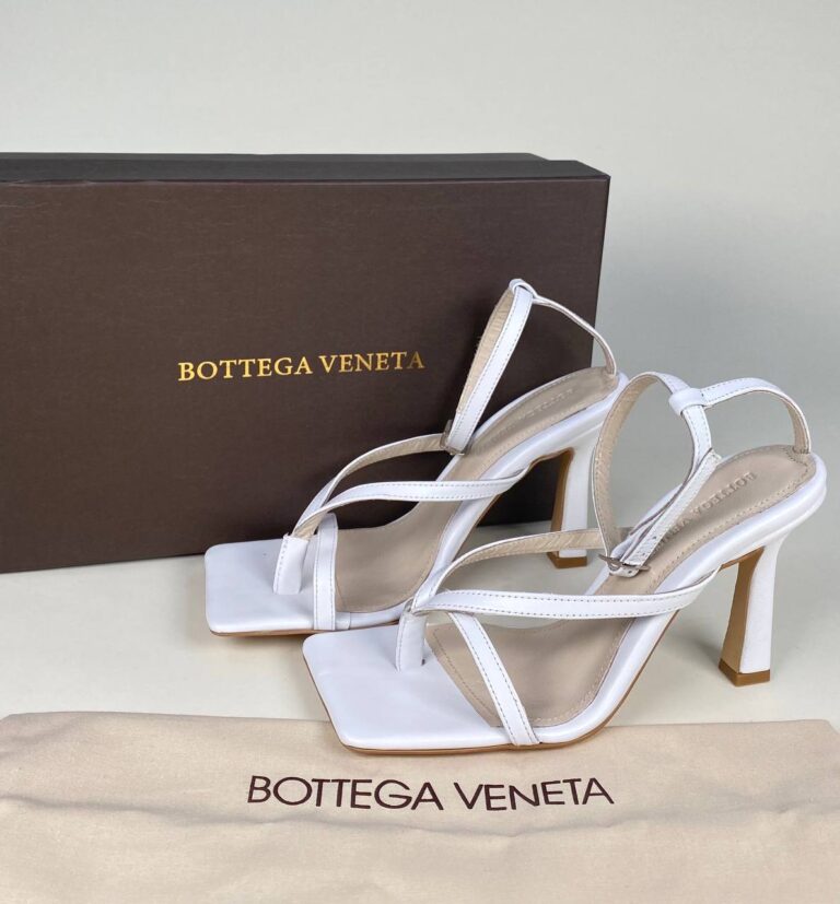 bottega veneta terlik topuklu sandalet beyaz