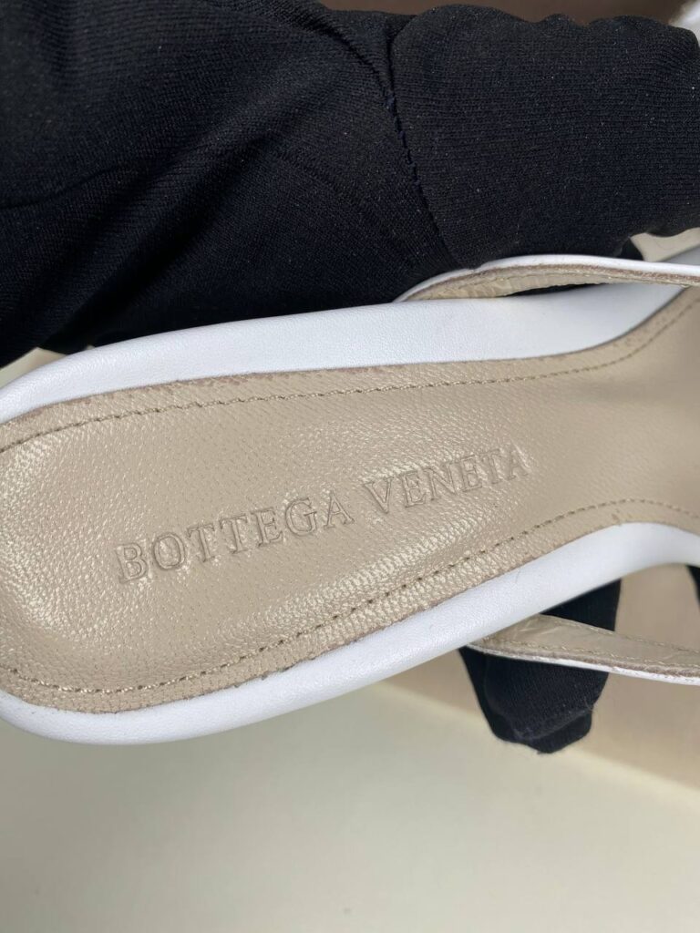 bottega veneta terlik topuklu sandalet beyaz