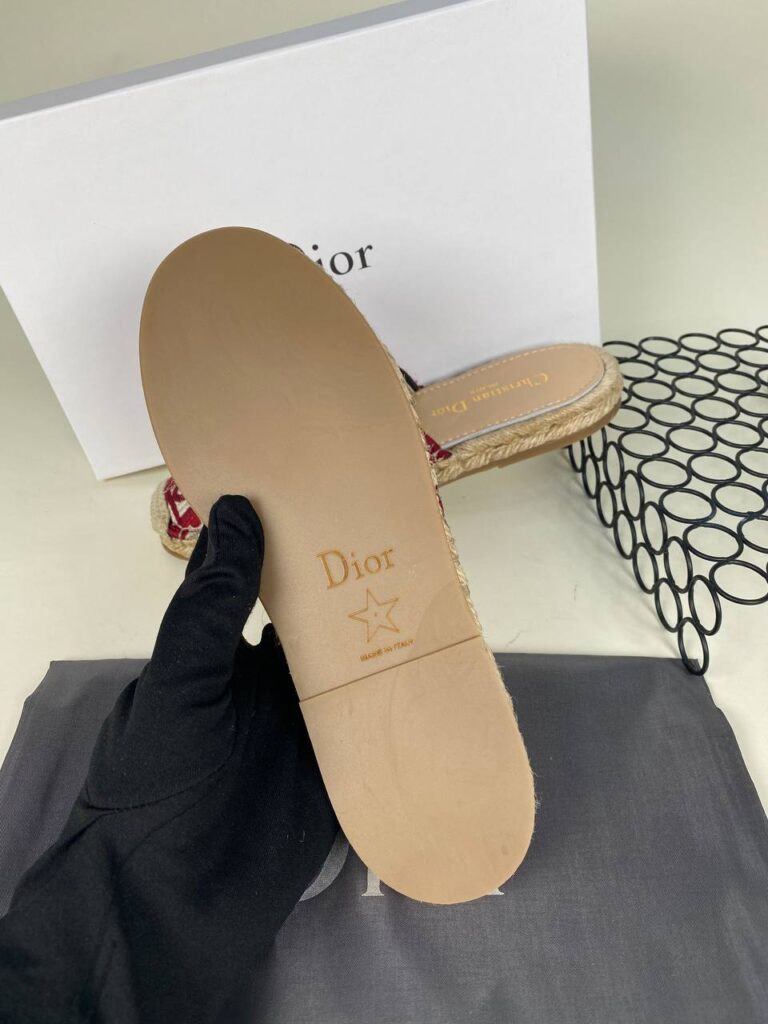 christian dior terlik nakisli kirmizi