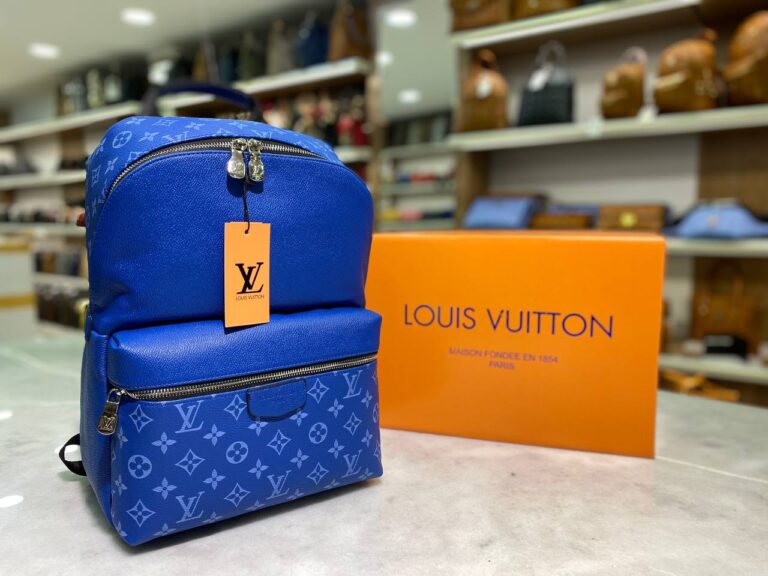 louis vuitton canta unisex saks mavi sirt suni deri