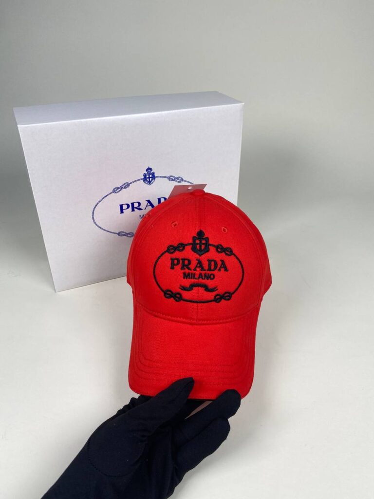 prada sapka kirmizi siyah logo standart beden