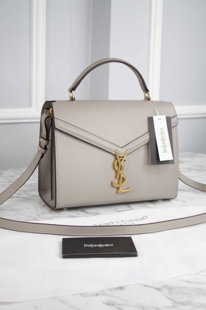 yves saint laurent canta cassandra top handle medium vizon 20x16x7.5 cm