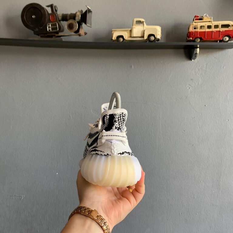 adidas ayakkabi sneakers yeezy 350 siyah cizgili ithal