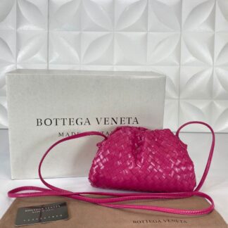 bottega veneta canta deri the pouch mini boy fusya pembe 22x12 cm orgulu