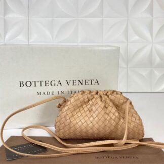 bottega veneta canta deri the pouch mini boy pudra 22x12 cm orgulu