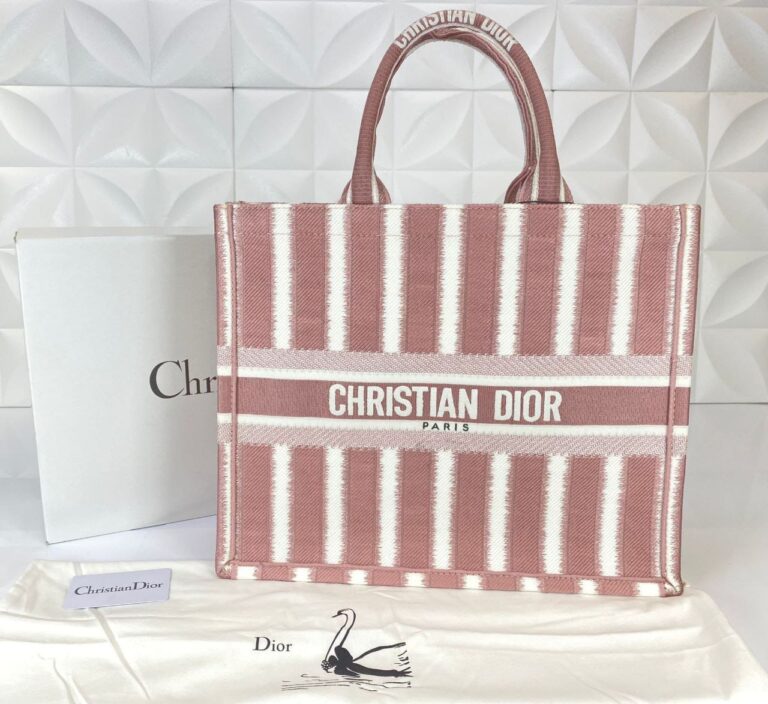 christian dior canta d stripes book tote pembe beyaz nakisli 42x36 cm
