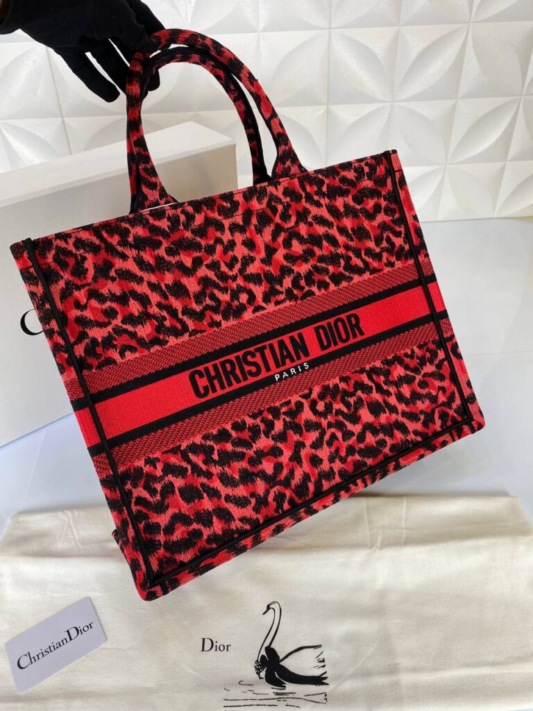 christian dior canta kirmizi tote leopar desenli buyuk 42x36 cm