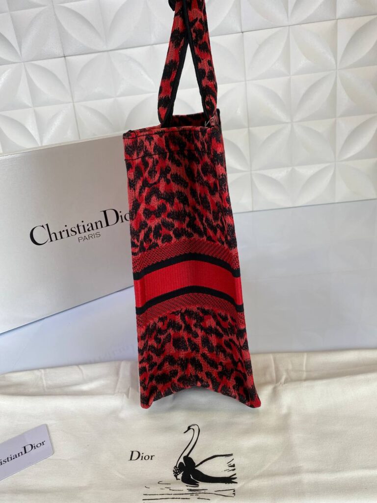 christian dior canta kirmizi tote leopar desenli buyuk 42x36 cm