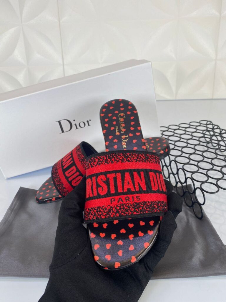 christian dior terlik kirmizi nakisli kalpli dway ithal
