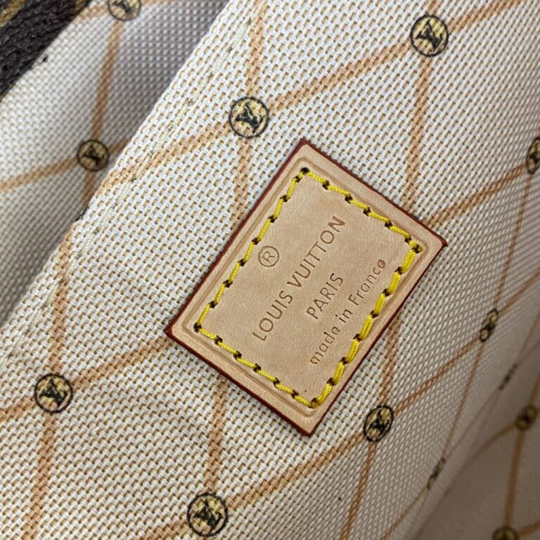 louis vuitton canta metis pochette trunk 25x19 cm