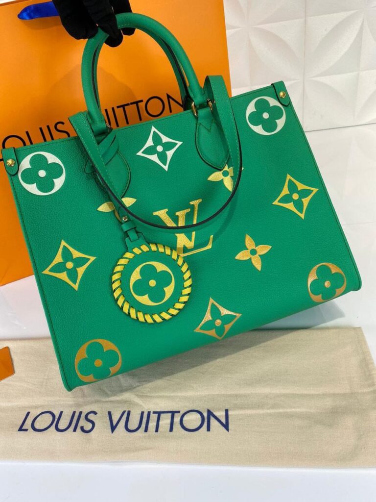 louis vuitton canta on the go mm ortaboy yesil beyaz deri 34x26 cm