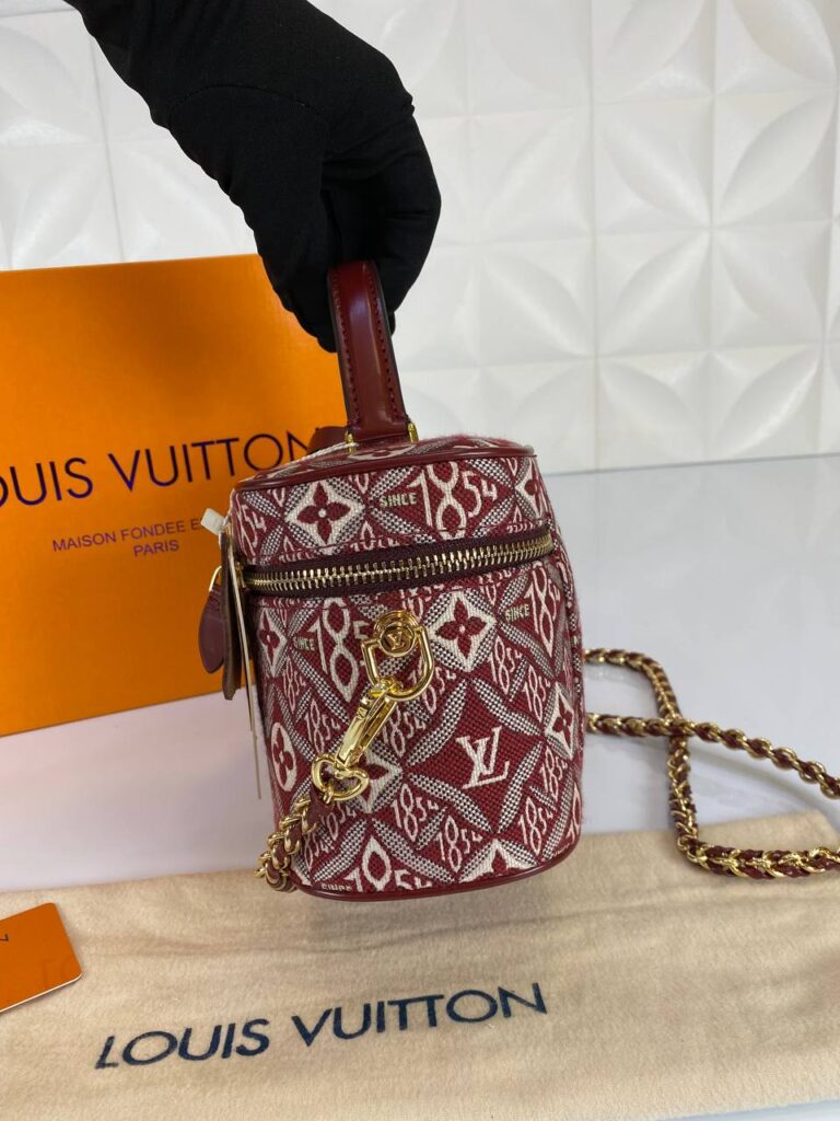 louis vuitton canta vanity pm 1854 bordo beyaz nakisli kucuk 19x13 cm