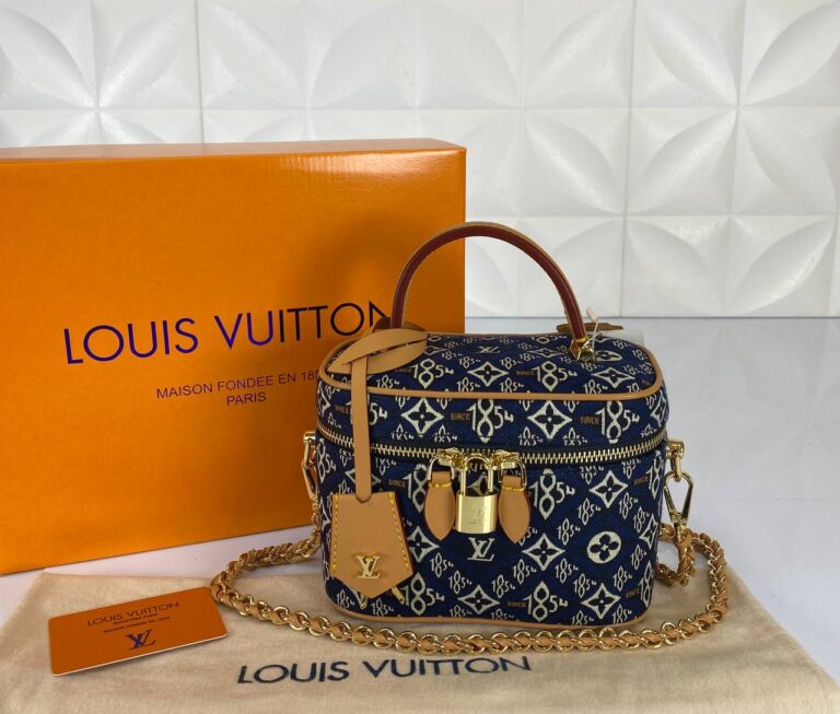 louis vuitton canta vanity pm 1854 lacivert beyaz nakisli kucuk 19x13 cm