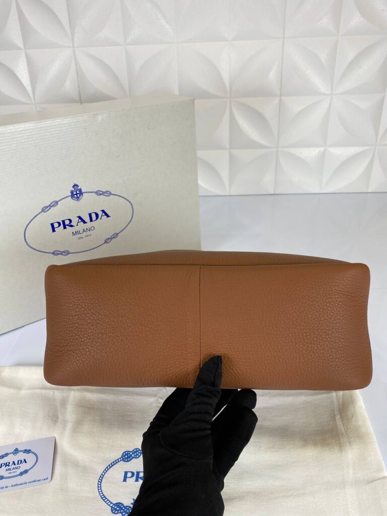 prada canta taba 35x30 cm