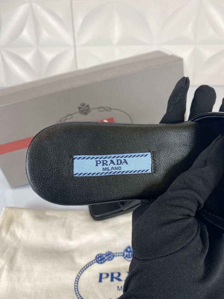 prada terlik brushed siyah rugan yeni sezon deri