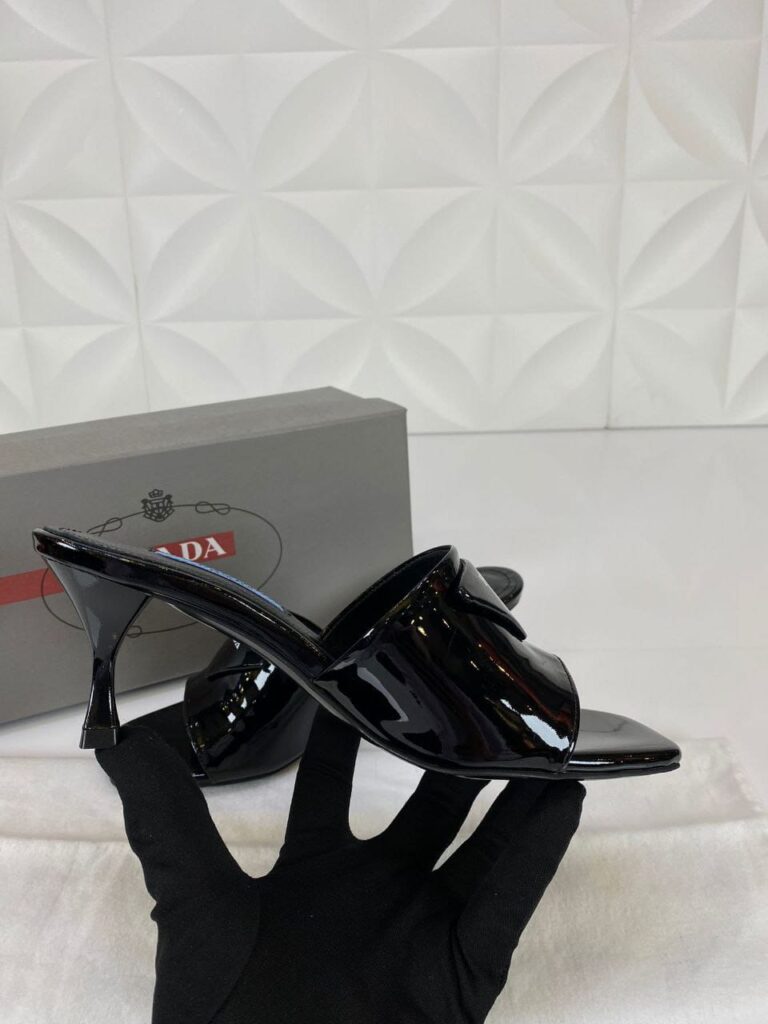 prada terlik rugan siyah topuklu 9 cm yeni sezon