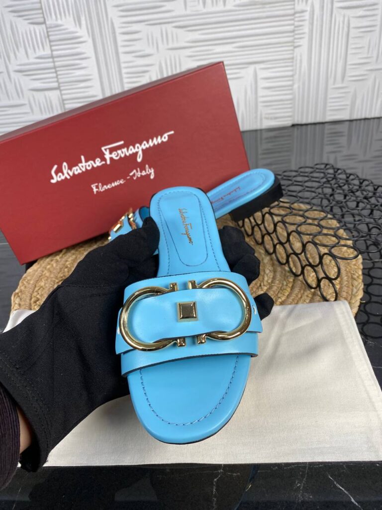 salvatore ferragamo terlik acik mavi gold toka