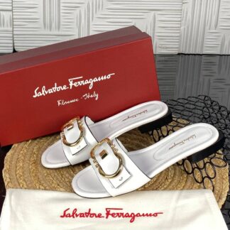 salvatore ferragamo terlik beyaz gold toka