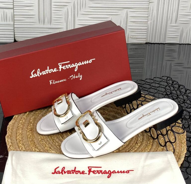 salvatore ferragamo terlik beyaz gold toka
