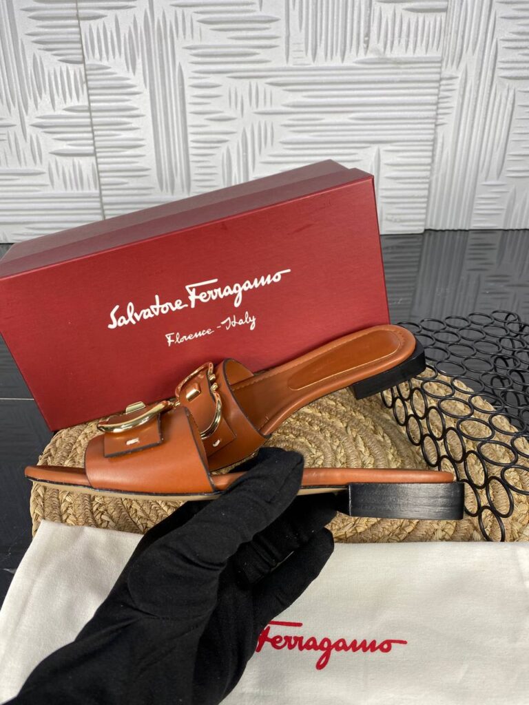 salvatore ferragamo terlik kahve gold toka ithal