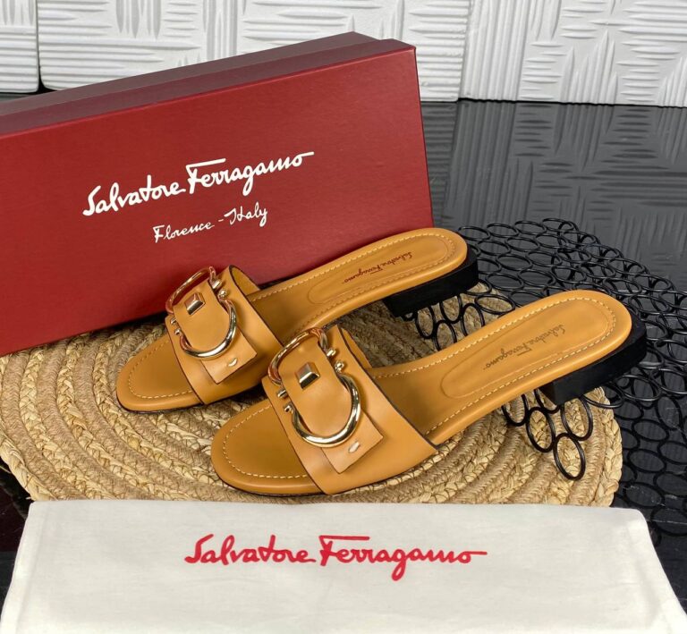 salvatore ferragamo terlik taba gold toka